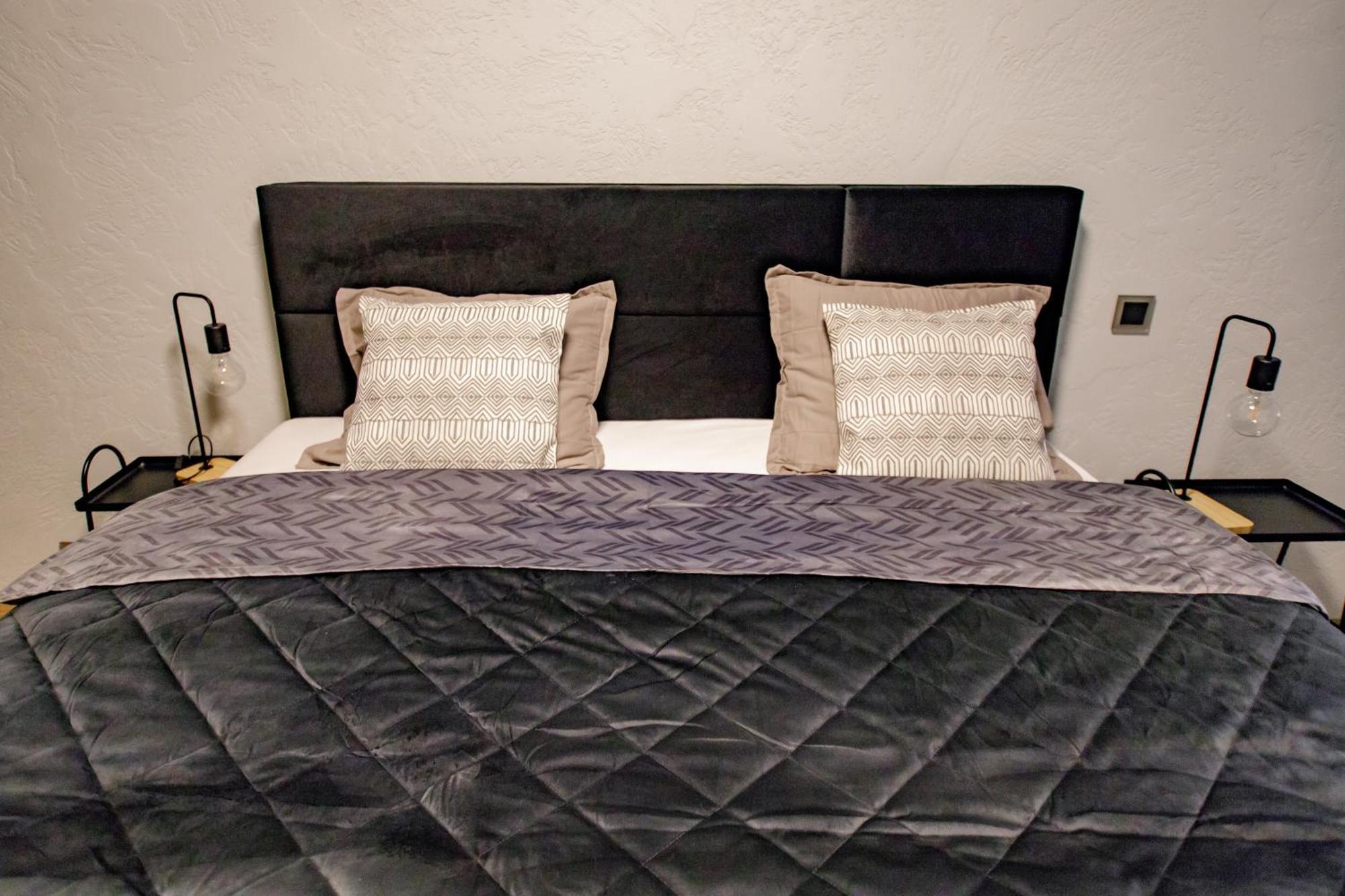 Hales Old Town Urban Apartments Вилнюс Екстериор снимка