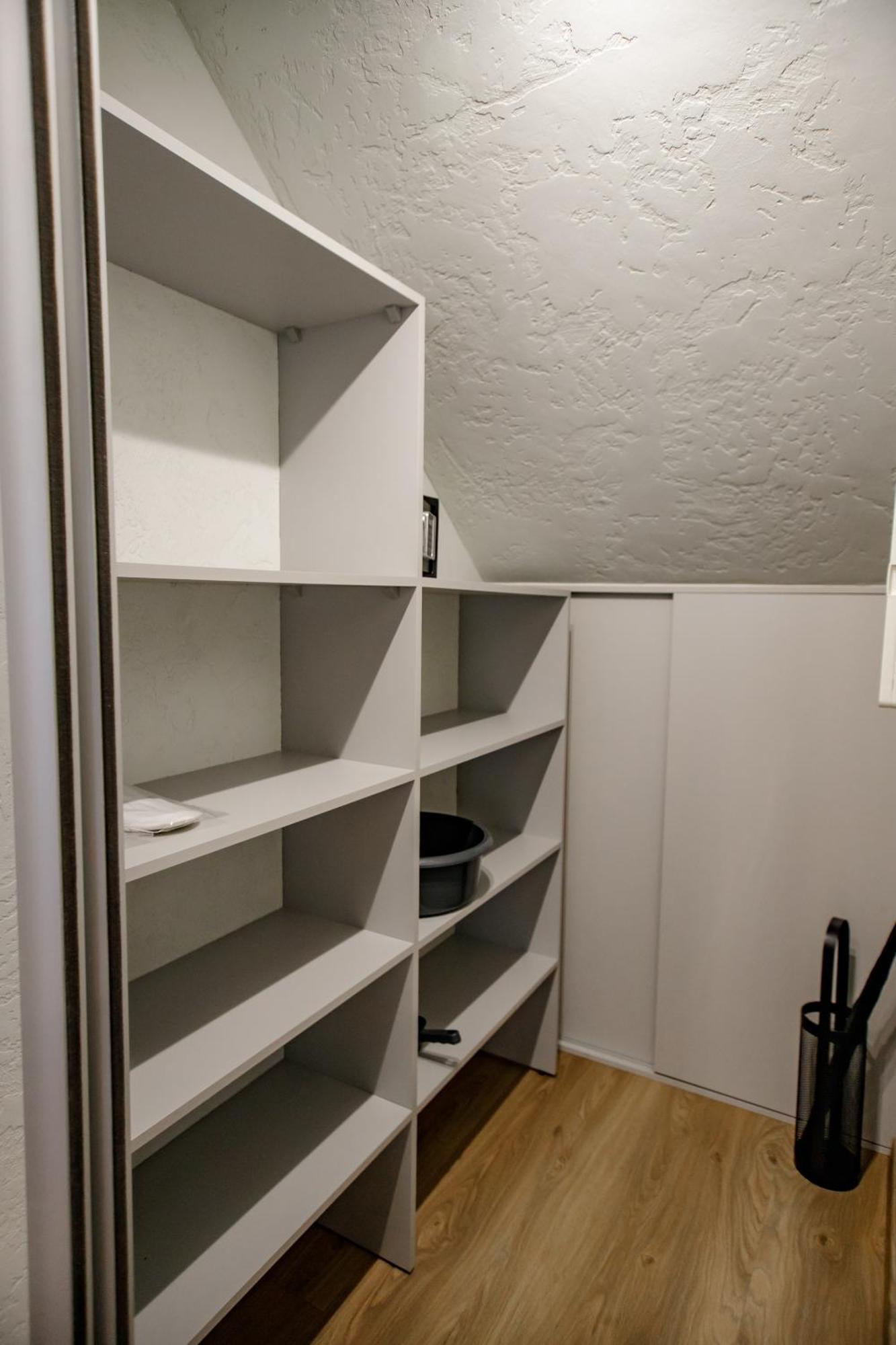 Hales Old Town Urban Apartments Вилнюс Стая снимка